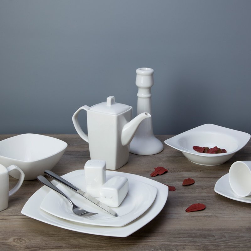 are you a gourmet? by emma snow - articlecity.com  -  restaurant cutlery and crockery list